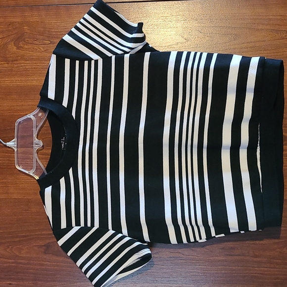 Rue21 Crop Top - Picture 1 of 2